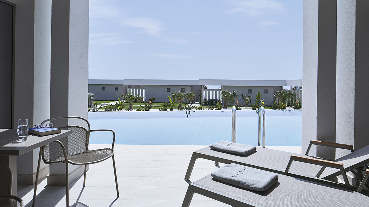 Deluxe Bungalow Swin Up Garden View